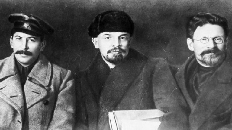Извън контекста: тази снимка демонстрира близостта на Сталин, който по това време е бил по-скоро нееднозначно настроен към Ленин. В действителност…
