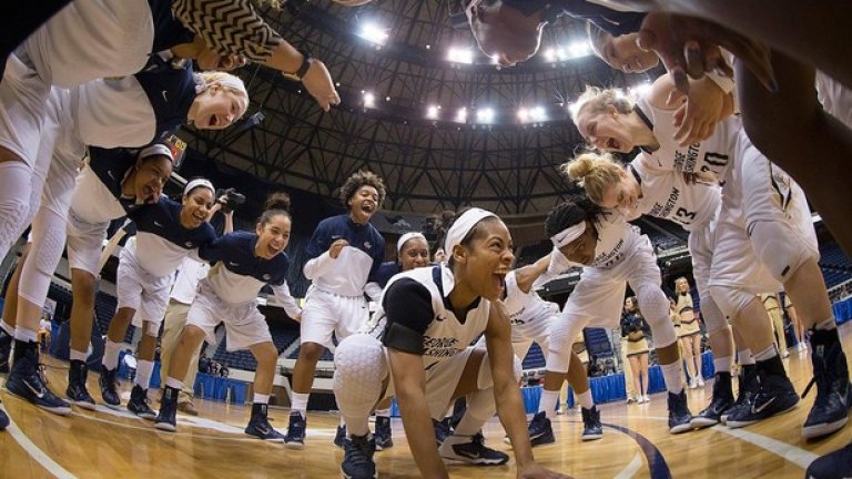 Шакесия Милър го прави преди всеки мач. Капитанката на "Джордж Вашингтън Колониълс" надъхва със специален "танц" и отсечени викове съотборничките си от баскетболния тим на колежа.