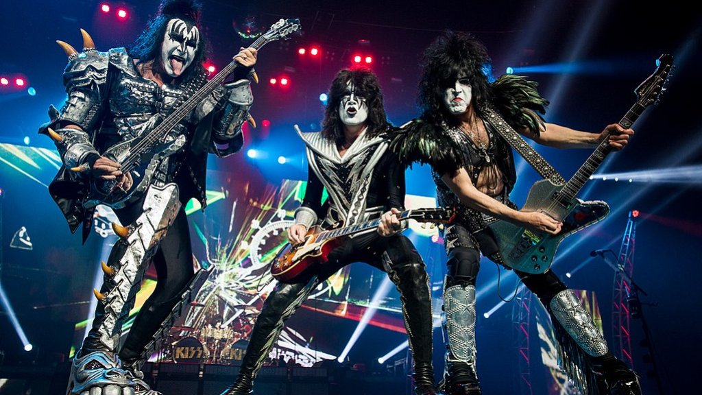 1024px-Kiss-live-at-allphones-arena-070