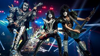 1024px-Kiss-live-at-allphones-arena-070