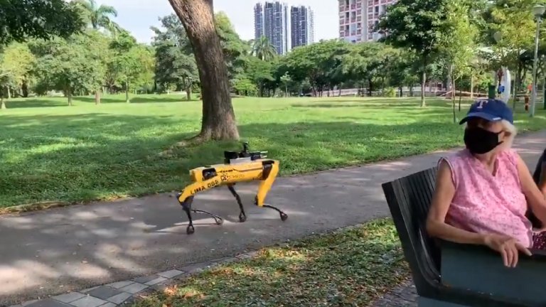 Известният жълто-черен робот на Boston Dynamics може и да "говори"