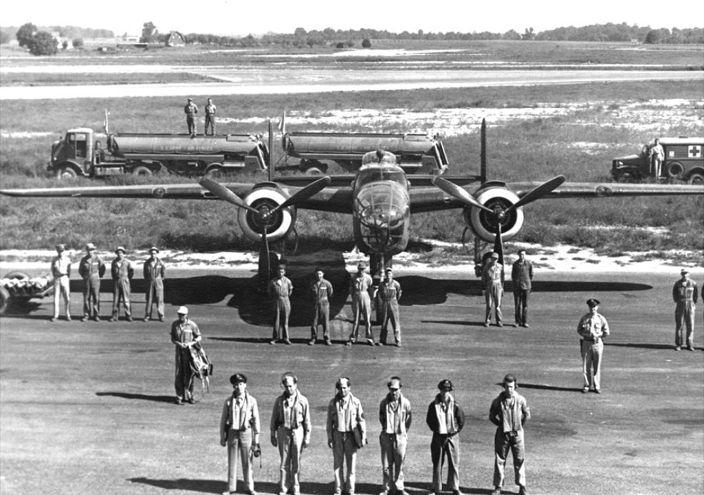 Lt._Preddy_and_crew_of_3d_Antisubmarine_Squadron