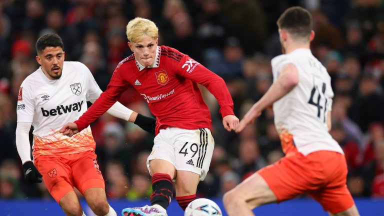 Пълен обрат удължи победната серия на Юнайтед