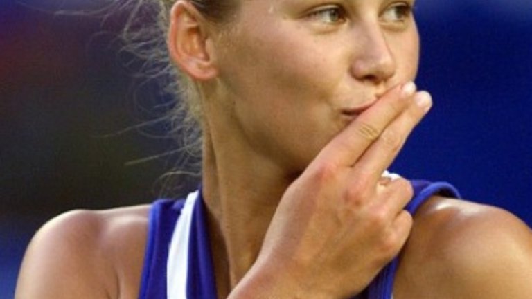 2000 - Въздушна целувка към Болетиери по време на първия кръг в Меблърн