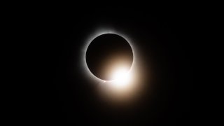 Максималната фаза се очаква около 21:12 ч.