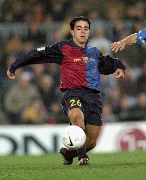 Шави прави дебюта си за Барселона през 1998 година, когато е едва на 18