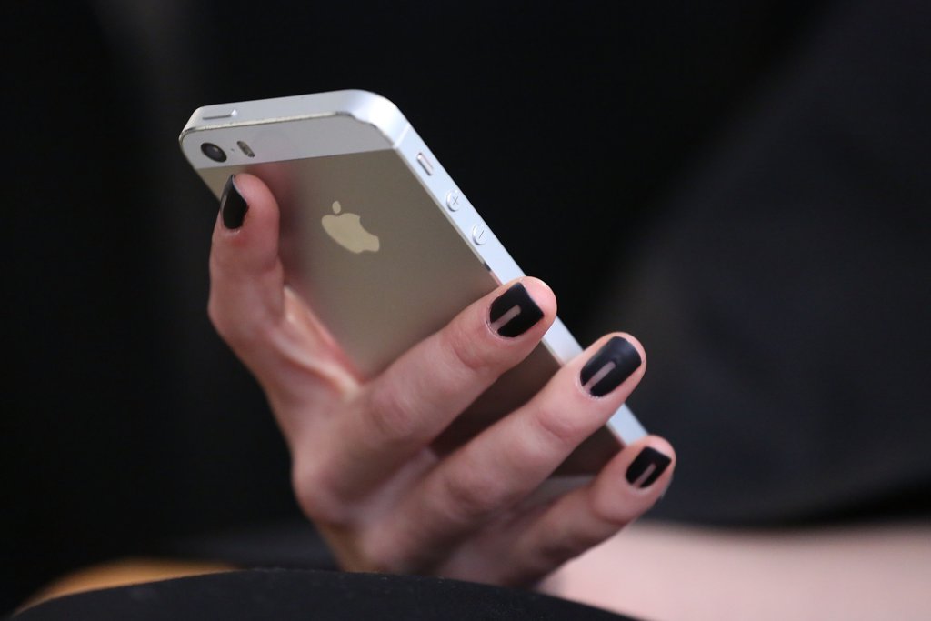 iPhone, apple