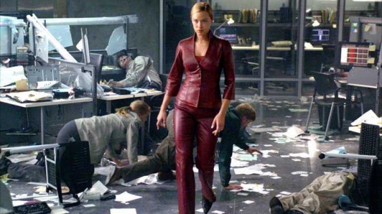 8. Кристана Локен в "Терминатор 3"-Бунтът на машините (2003)
Тя играе T-X във филма от 2003-та. Филмът има бюджет 256,8 млн. долара, а приходите от него са общо 433,4 млн. долара