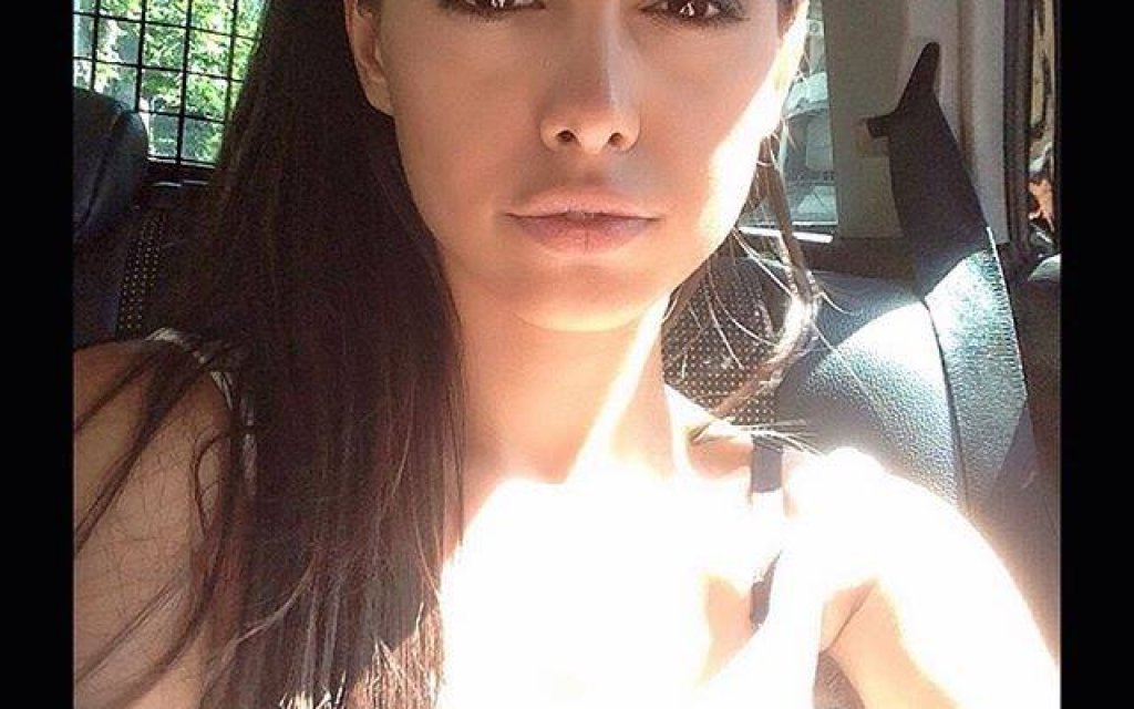 Lariss обожава selfies