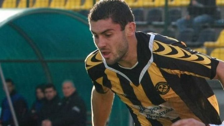 Адриан Олегов
Очакваше се капитанът на Миньор Перник да е сред тези, които Христо Янев взима със себе си в новия ЦСКА. Олегов обаче си остава предводител на орките и за този сезон и ще бъде допълнителен дразнител в и без това лютите дербита, които се задават между ЦСКА и Миньор. Като юноша на ЦСКА, той ще има какво да доказва.