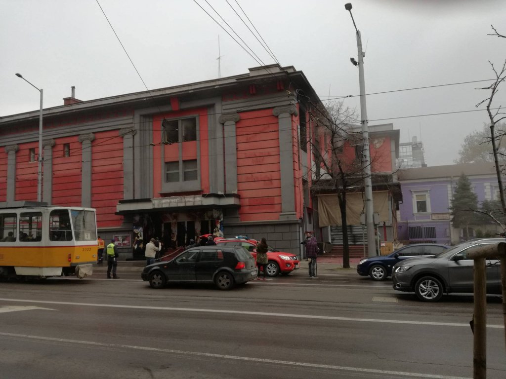 Гори покривът на Син Сити