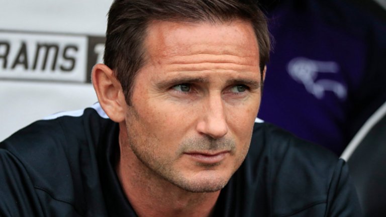 Лампард е смятан за сигурният нов мениджър на Челси, но назначението му се бави и феновете започват да стават нетърпеливи.