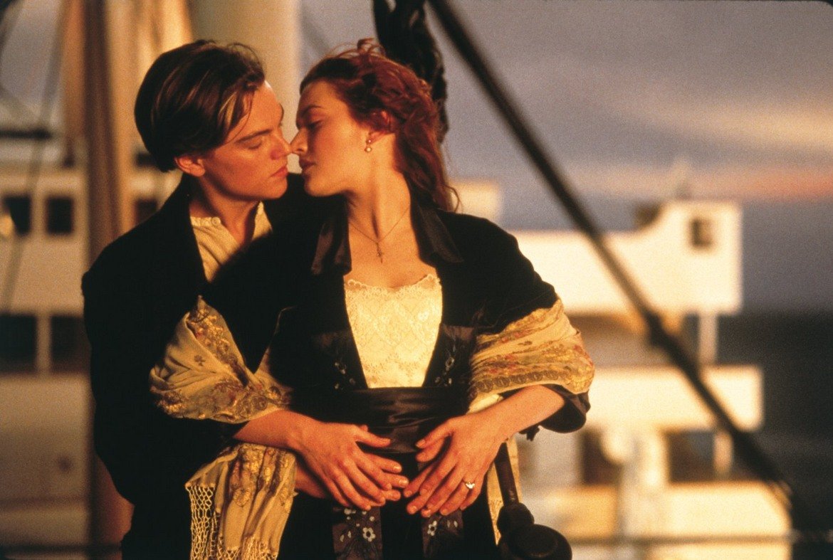 Селин Дион - My Heart Will Go On

"Титаник" е един от най-популярните, гледани и обичани филми в историята на киното, а парчето към него е също толкова въртяно и предъвквано до степен, в която засяда в гърлото всеки път, когато го чуеш.