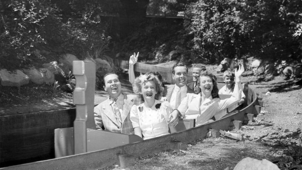 Mill_on_the_Floss_ride_Riverview_Park_Chicago_1942