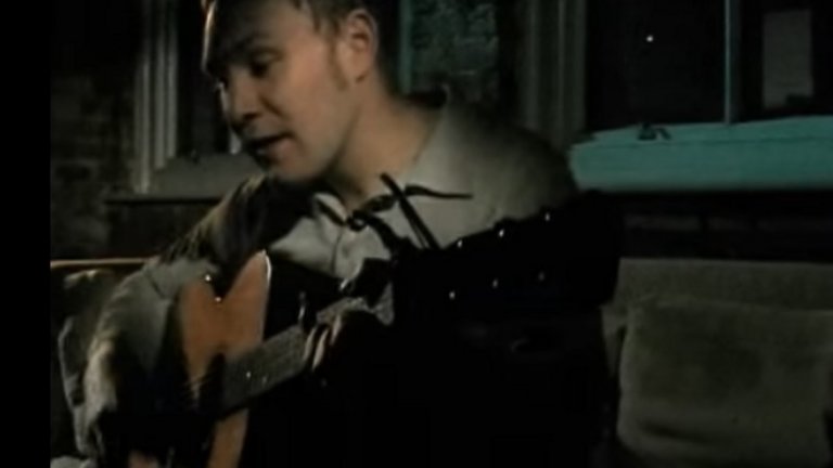 David Gray - Babylon 
Песента на David Gray – Babylon е използвана за измъчването на затворници в затвора в Абу Граиб, Ирак. Жертвите признават, че песента е звучала толкова често и с толкова силен звук, че някои от тях са се молили да бъдат убити вместо това.