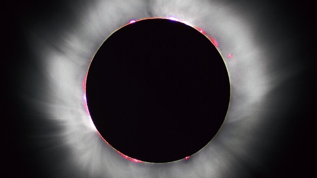 Solar_eclipse_1999_4