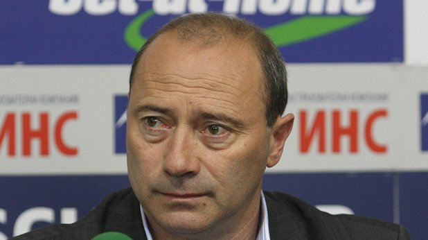 Емил Велев бе освободен от клуба заради слаби резултати