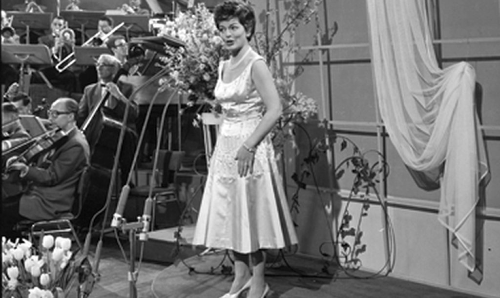 Eurovision_Song_Contest_1958_-_Lys_Assia_(crop)