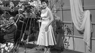 Eurovision_Song_Contest_1958_-_Lys_Assia_(crop)