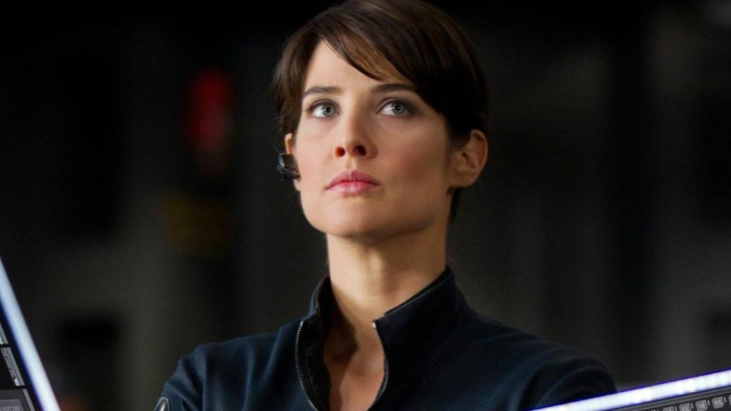 o-COBIE-SMULDERS-AVENGERS-facebook