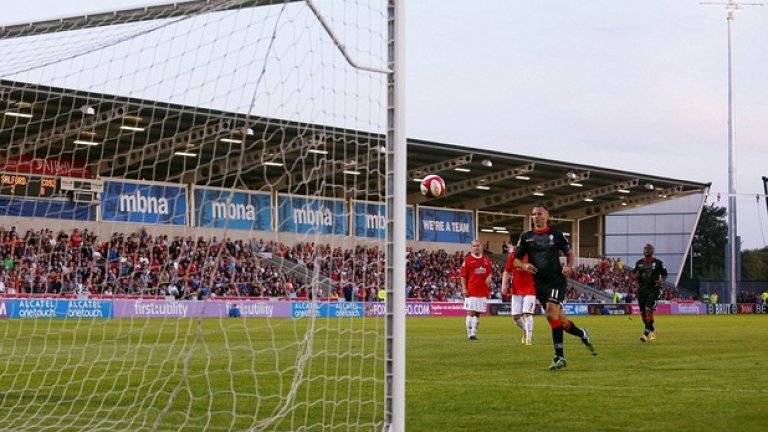 Гигс вкара почетния гол за 1:5 с дузпа в стил "Паненка".