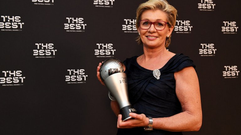 Силвия Найд спечели наградата за треньор №1 при дамите, след като изведе националния отбор на Германия до олимпийската титла