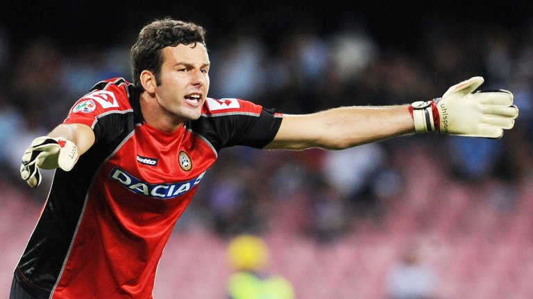 Вратар: Самир Ханданович
Пристигна в отбора, когато бе едва на 20. Игра седем години в тима, след което през 2011-а бе трансфериран в Интер.