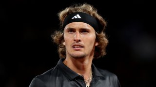 Мълния удари самолета на Зверев