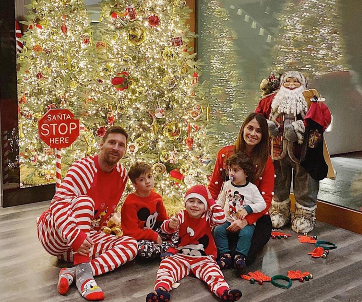 Лео Меси и Антонела не пропускат да пуснат по някоя снимка с децата си на празника