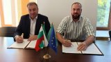 Подписаха договор за реконструкция на стадиона в Шумен