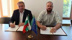 Подписаха договор за реконструкция на стадиона в Шумен