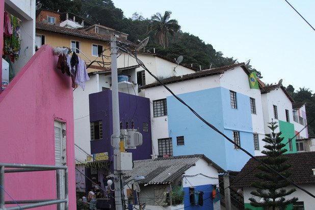 Крайно бедни, фавелите имат едно-единствено богатство: разполагат с най-красивата гледка в Рио

