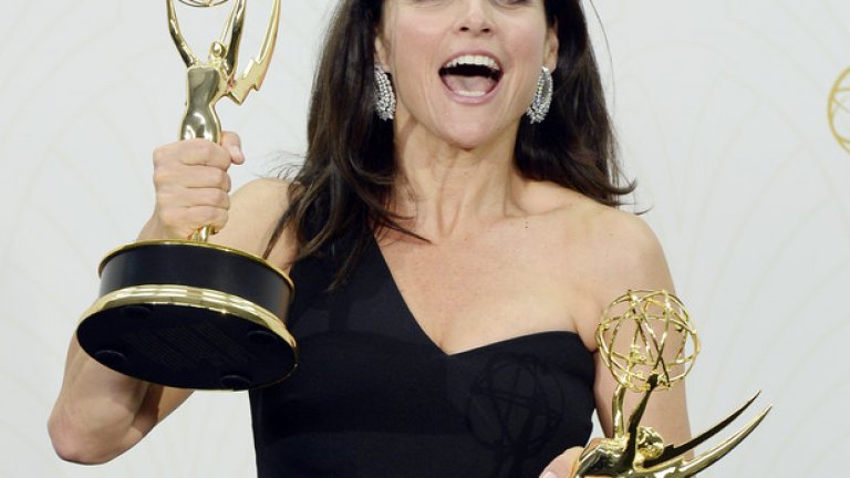 Джулия Луис-Драйфус отново беше отличена за ролята си в сериала Veep. За четвърта поредна година тя е най-добра актриса в комедиен сериал