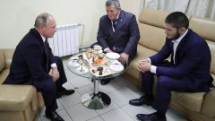 Хабиб Нурмагомедов и баща му се срещнаха с Владимир Путин