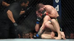 Хабиб Нурмагомедов победи Конър Макгрегър на UFC 223 и защити титлата си в леката категория