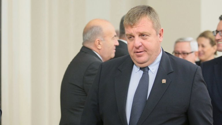 Военният министър ще трябва да плати до 300 лв. глоба
