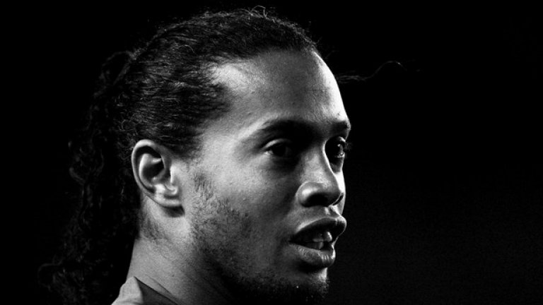 А Роналдиньо е артист на терена и извън него.