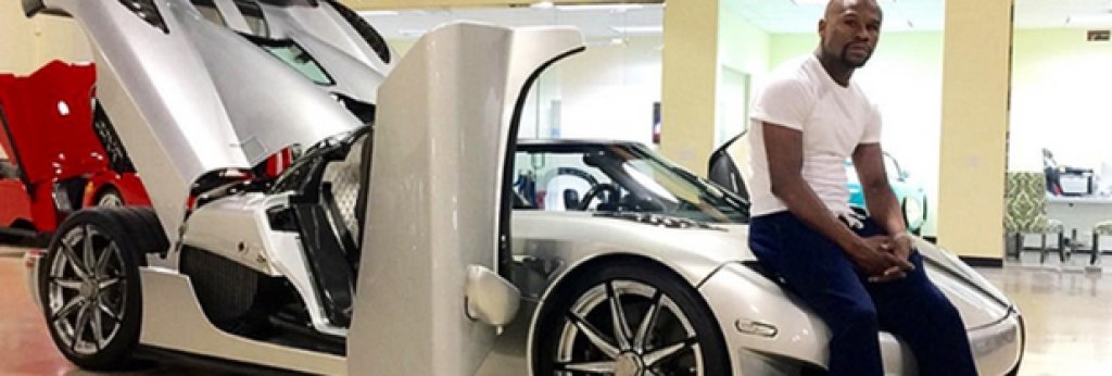 Флойд Муейуедър - Koenigsegg CCXR Trevita. Няма как класация за коли да мине без Мистър Пари. Точно този автомобил бе произведен в три екземпляра и струва 4,8 млн. долара. Вдига 402 км/ч и тук-там е покрит с диаманти. 
