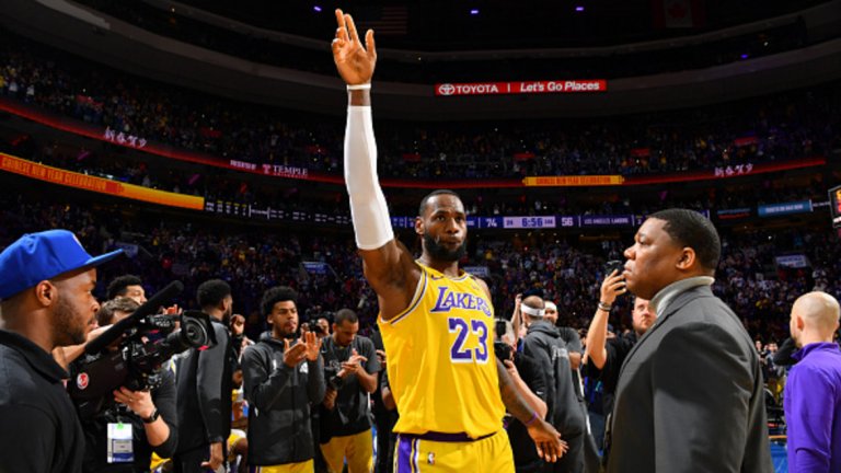 ЛеБрон Дбеймс има вече 33 655 отбелязани точки в кариерата си в НБА