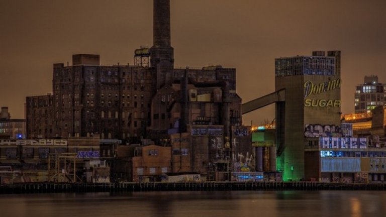 Изоставена захарна фабрика "Домино" в Ню Йорк