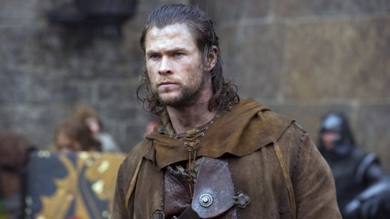 В "Снежанка и ловецът" (2012) той си партнира с Кристен Стюарт