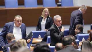 Парламентът прие да закрие Антикорупционната комисия