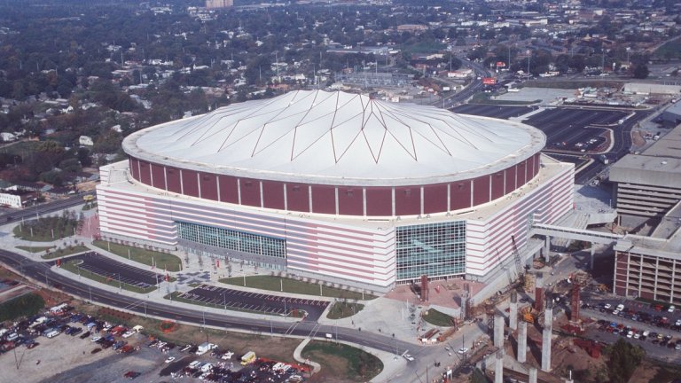 Арената бе построена преди 25 години и струваше 214 милиона долара.

„Джорджа Дом“ бе един от стадионите, на които се провеждаха състезания по време на олимпийските игри през 1996 г.