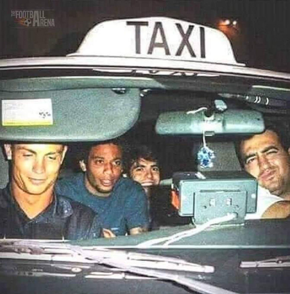 Най-щастливият таксиджия в историята – когато в колата ти се качат Кристиано Роналдо, Кака и Марсело.