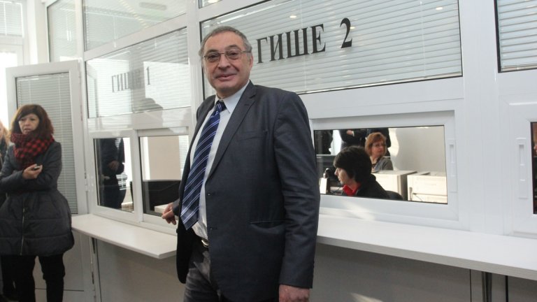 Евгени Диков (заемащ поста от края на 2013 г.) напуска НСлС, след като беше избран за член на новия състав на ВСС от гилдията на следователите