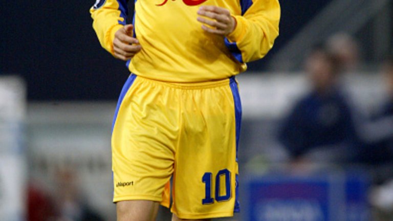 Христо Йовов (ляво крило) 
Той е един от най-осмиваните, но и най-обичани футболисти от публиката на Левски. Бижутерът спечели прякора си именно през сезон 2005-06 с гола си срещу Олимпик Марсилия в София. През 2007-08 отиде в посока Кипър, където изкара два сезона, преди да се завърне в Левски за втори път. През 2013-а окачи бутонките и се захвана с ръководни функции. Като спортен директор на „Герена“ не му се получи. Пробва се и в политиката, но съгражданите му от Своге не го избраха за свой кмет. Сега е шеф на местния футболен отбор.
