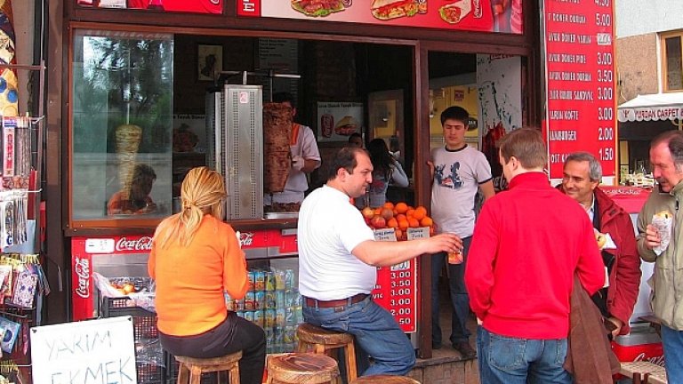В Истанбул винаги може да похапнете вкусно и на улицата