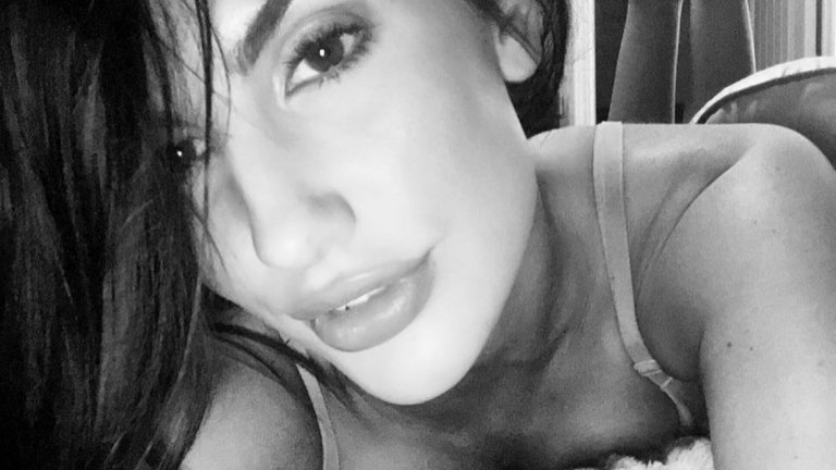 До трагедията се стигна след туит на Еймс, заради който тя беше обвинена в хомофобия.