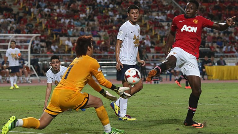 Дани Уелбек е изпреварен от вратаря на "звездите".