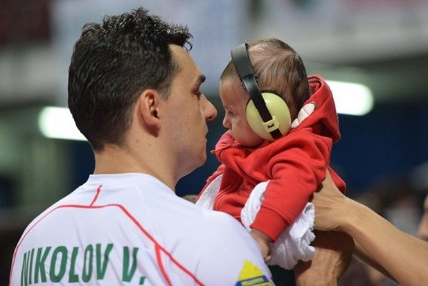 Третият му син - Филип, бе сред най-малките зрители на Евро 2005 в "Арена Армеец".